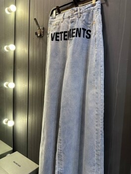 Джинсы Vetements 11044