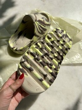 Шлепки Yeezy 11066 - image 10 - Photo 10
