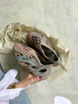 Шлепки Yeezy 11065 - image 7 - Photo 7