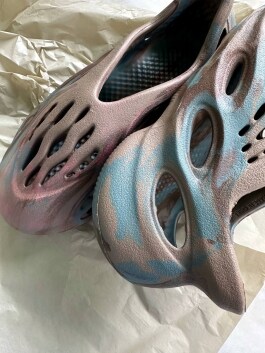 Шлепки Yeezy 11065 - image 10 - Photo 10