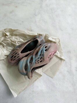 Шлепки Yeezy 11065