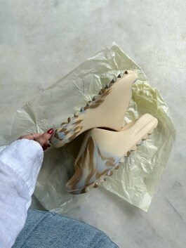 Шлепки Yeezy 11067 - image 2 - Photo 2