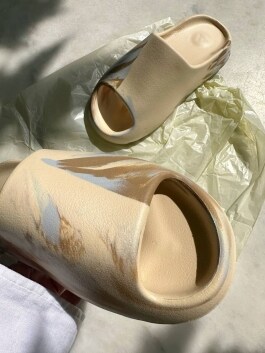 Шлепки Yeezy 11067 - image 7 - Photo 7