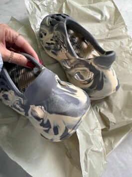 Шлепки Yeezy 11064 - image 11 - Photo 11