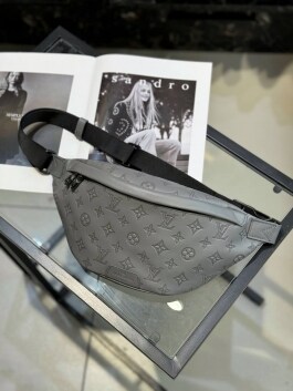 Бананка Louis Vuitton 11710