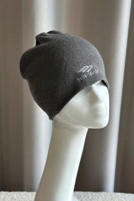 Шапка Balenciaga 13684