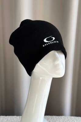 Шапка Balenciaga 13682